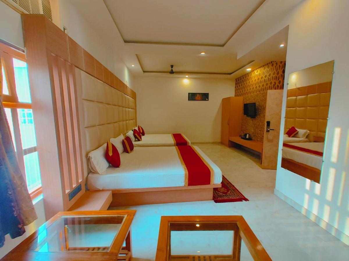 Avadh Sunshine Palace Hotel And Resort Ayodhya Екстериор снимка