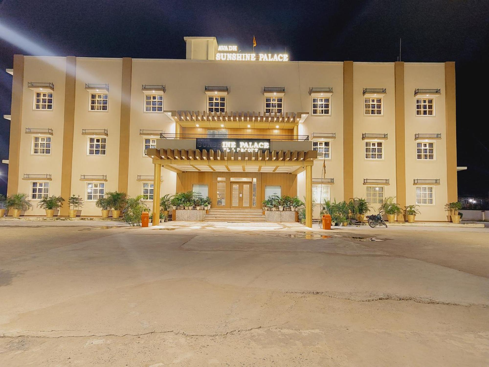 Avadh Sunshine Palace Hotel And Resort Ayodhya Екстериор снимка