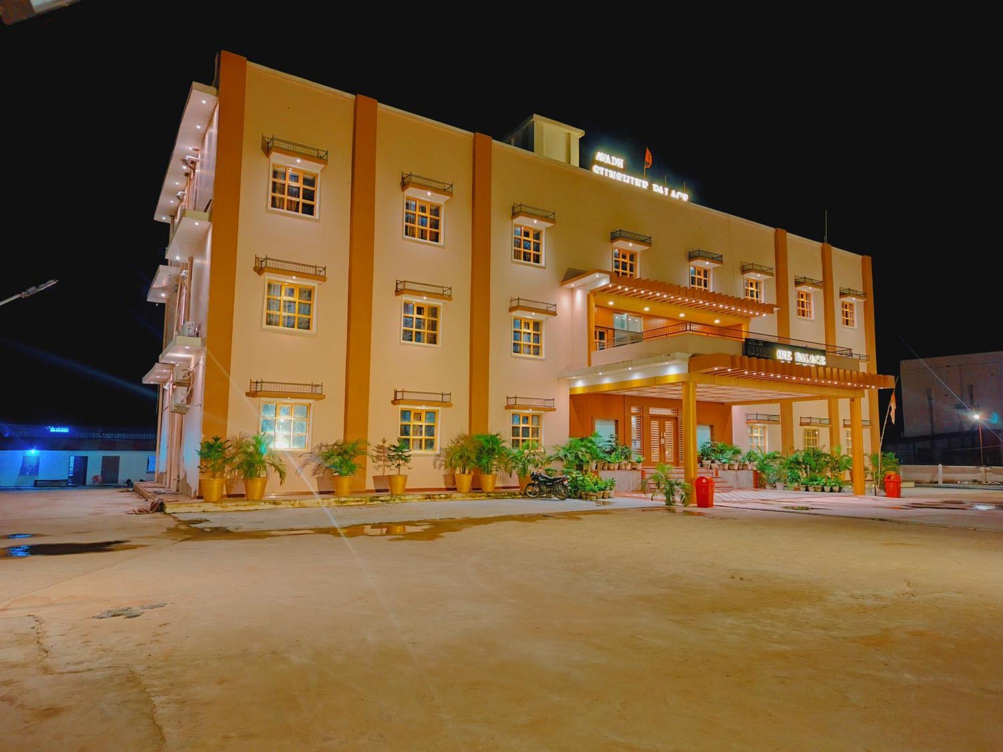 Avadh Sunshine Palace Hotel And Resort Ayodhya Екстериор снимка