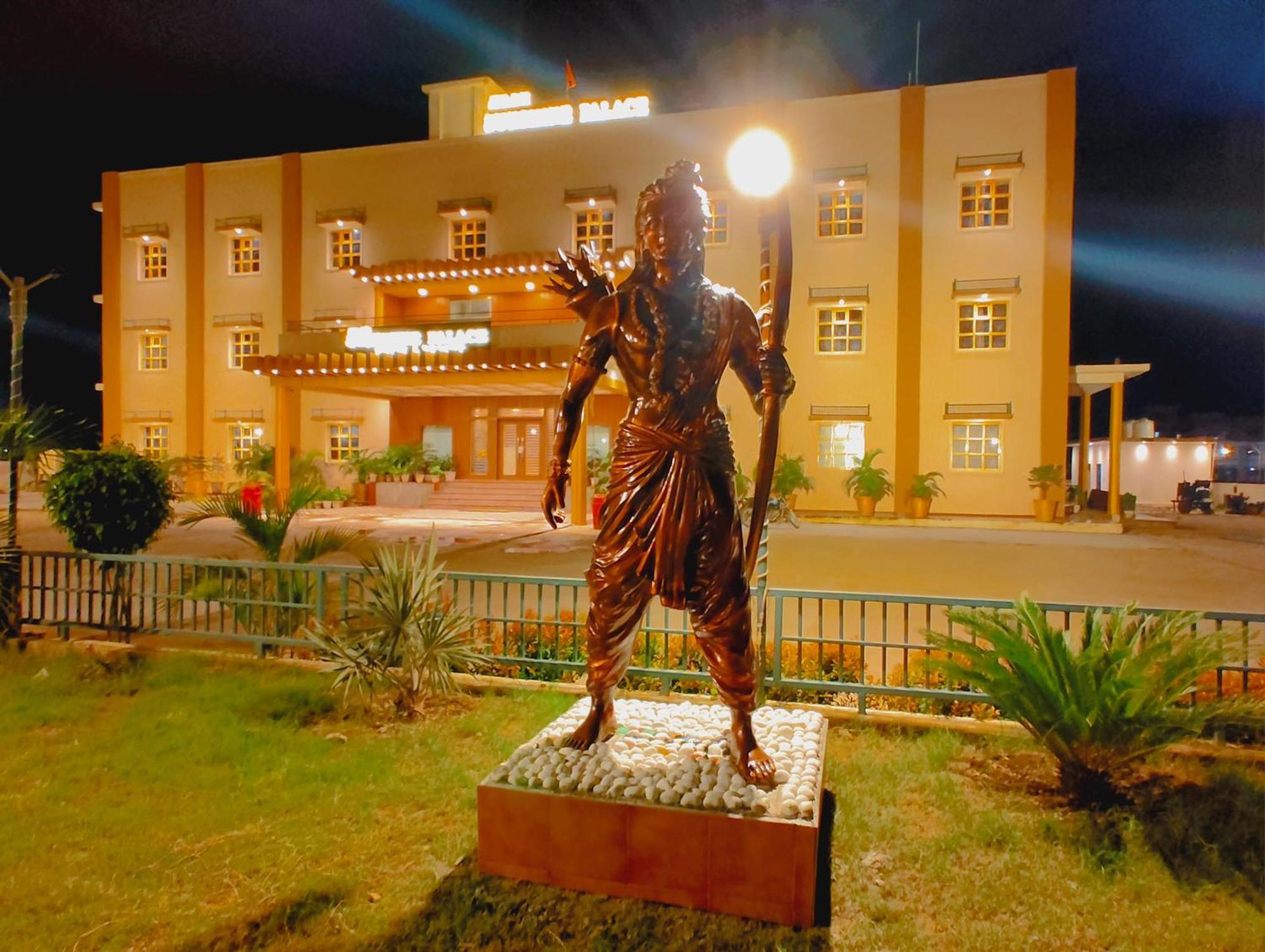 Avadh Sunshine Palace Hotel And Resort Ayodhya Екстериор снимка