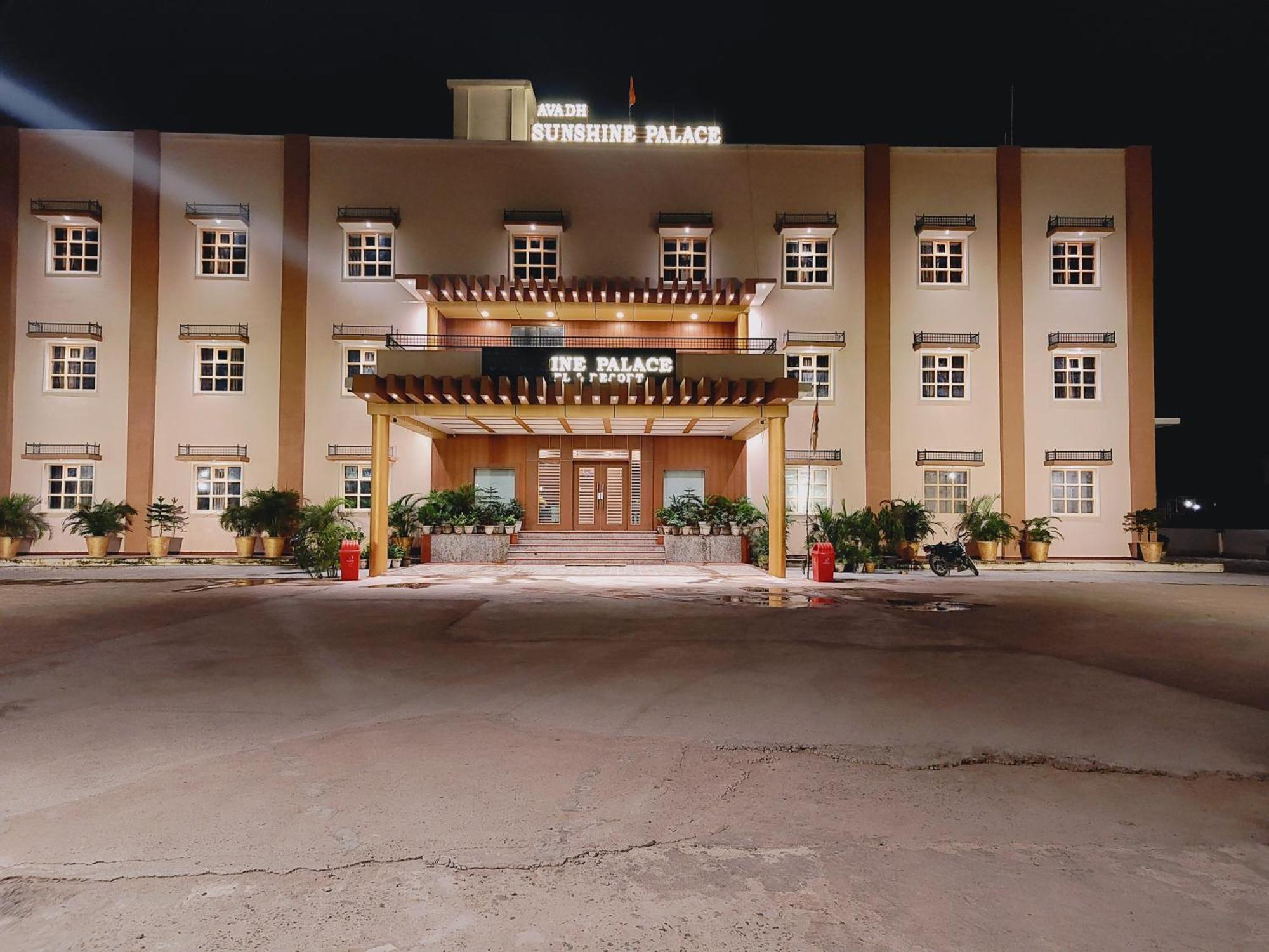 Avadh Sunshine Palace Hotel And Resort Ayodhya Екстериор снимка