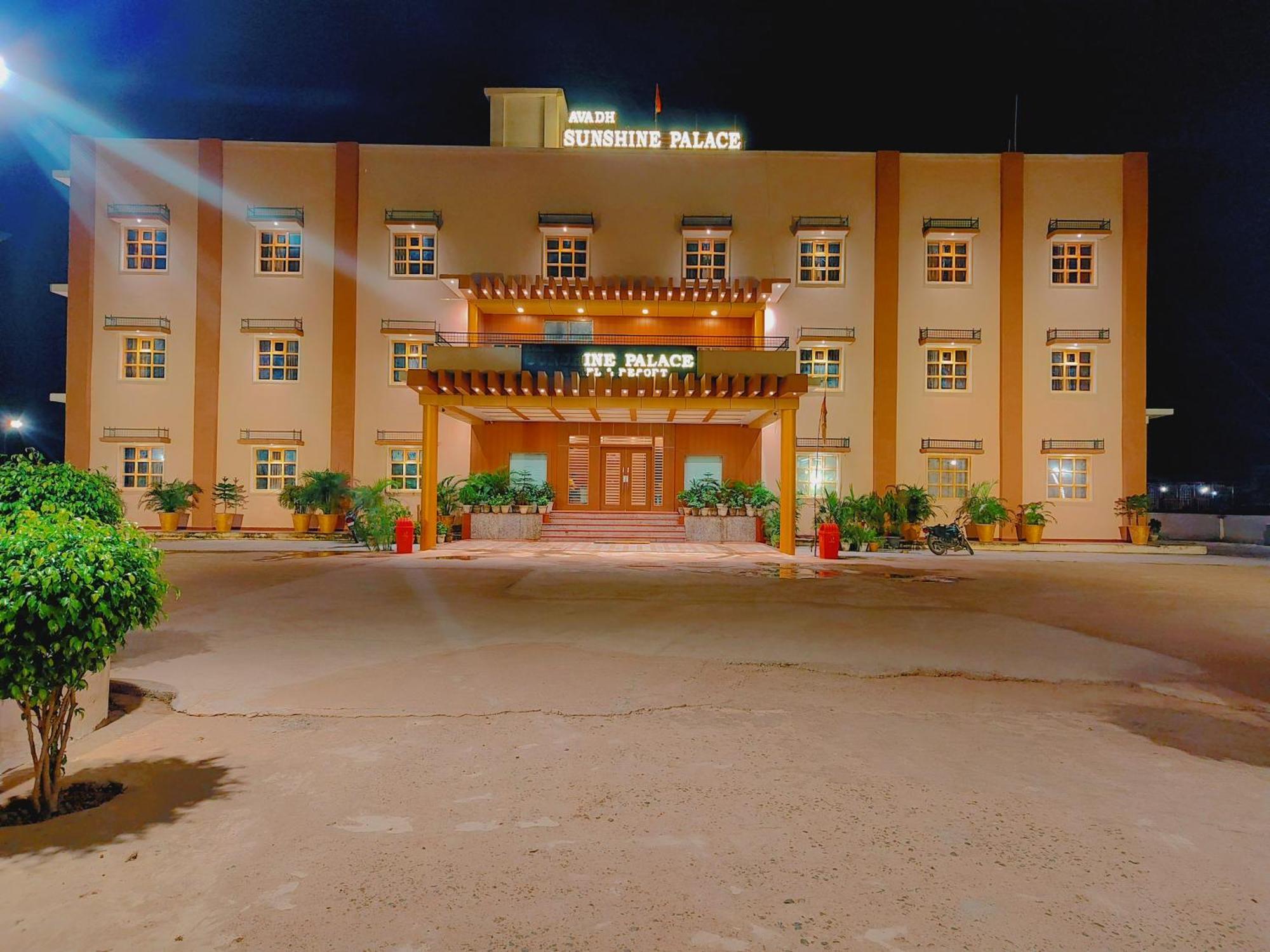 Avadh Sunshine Palace Hotel And Resort Ayodhya Екстериор снимка