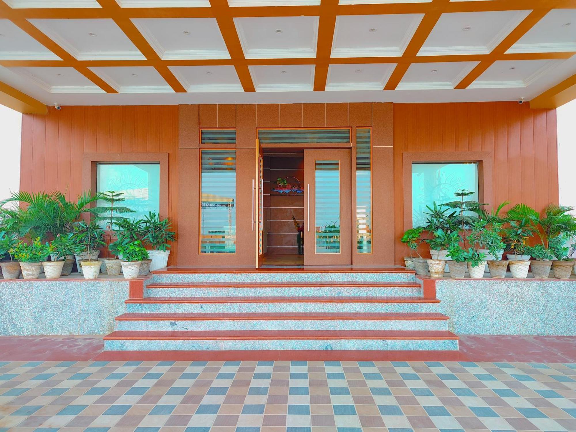 Avadh Sunshine Palace Hotel And Resort Ayodhya Екстериор снимка