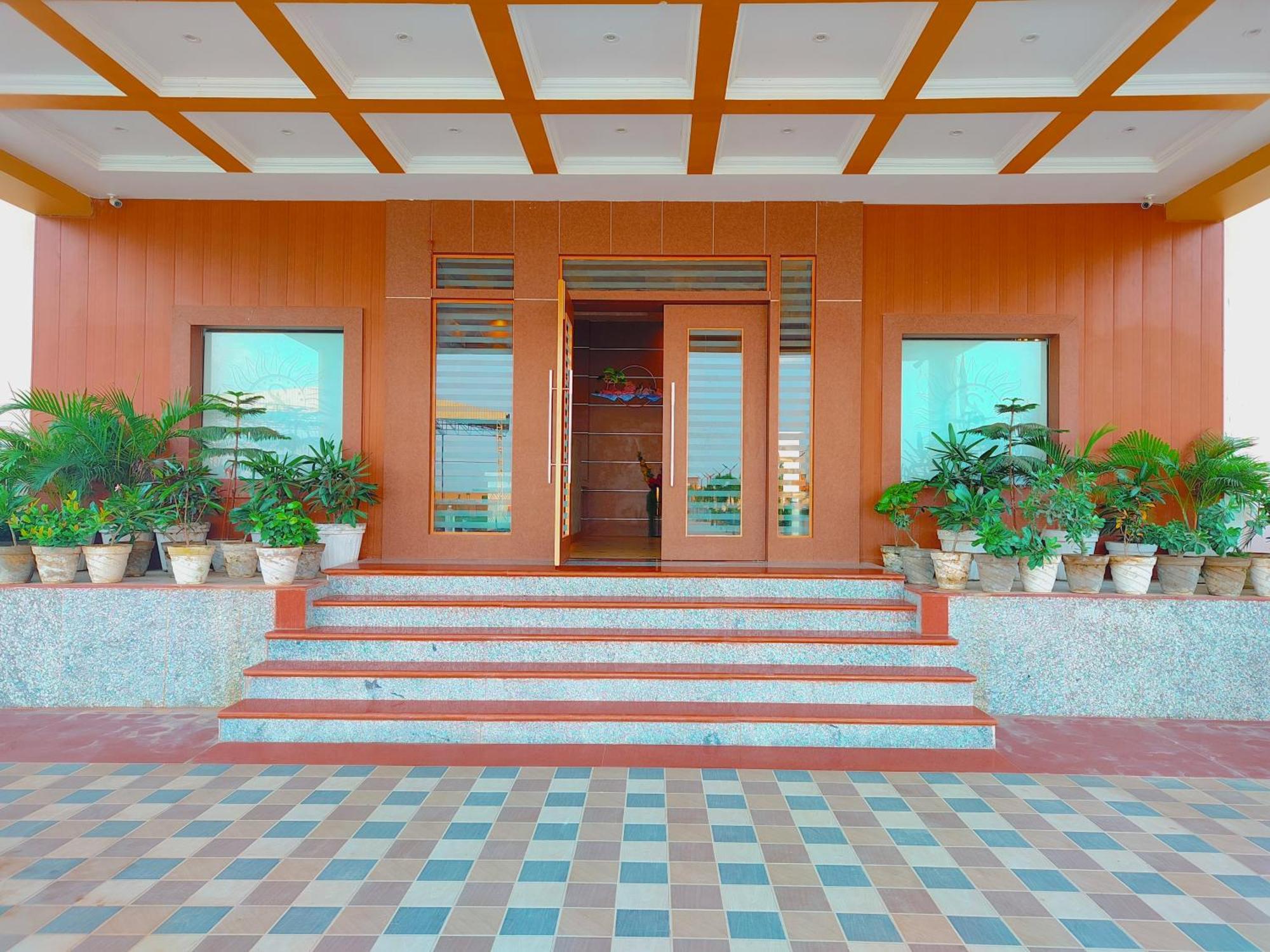 Avadh Sunshine Palace Hotel And Resort Ayodhya Екстериор снимка