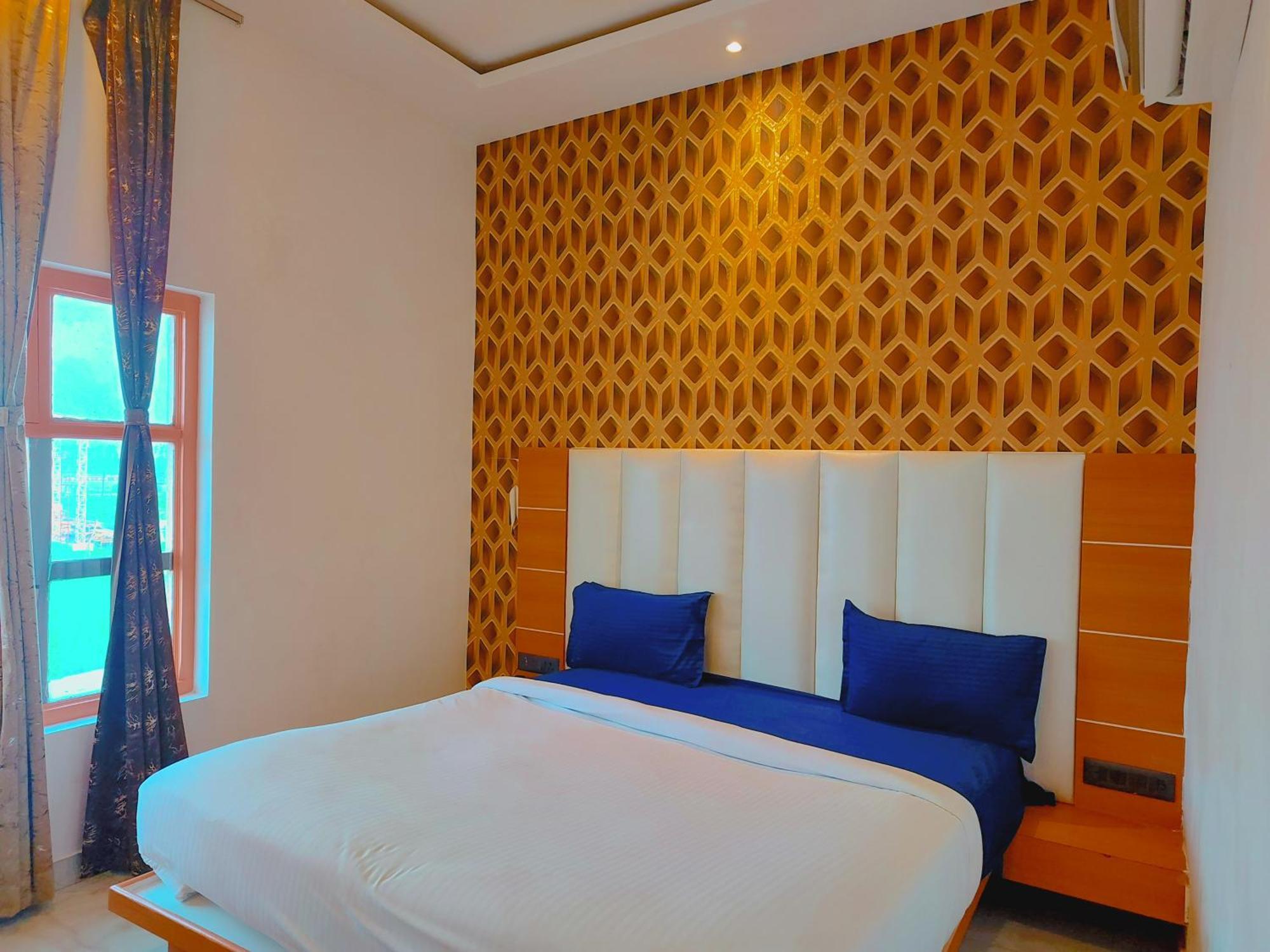 Avadh Sunshine Palace Hotel And Resort Ayodhya Екстериор снимка